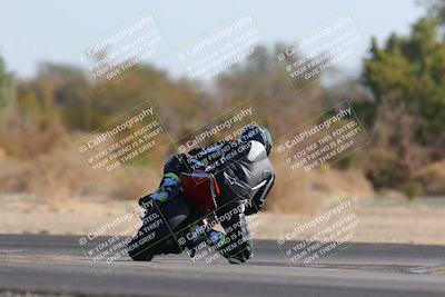 media/Dec-18-2022-SoCal Trackdays (Sun) [[8099a50955]]/Turn 7 Backside (1125am)/